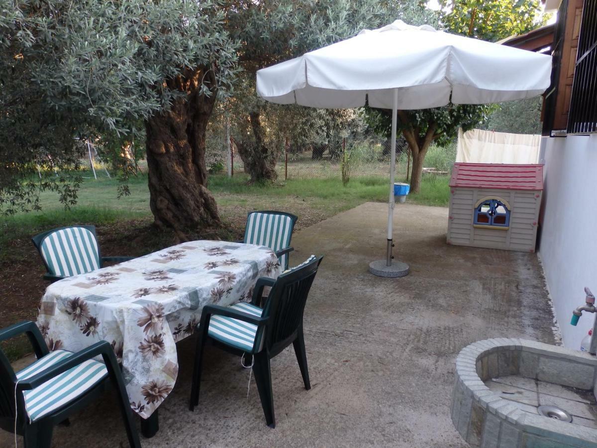 The Small House In The Olive Grove Lefokastro Exterior foto